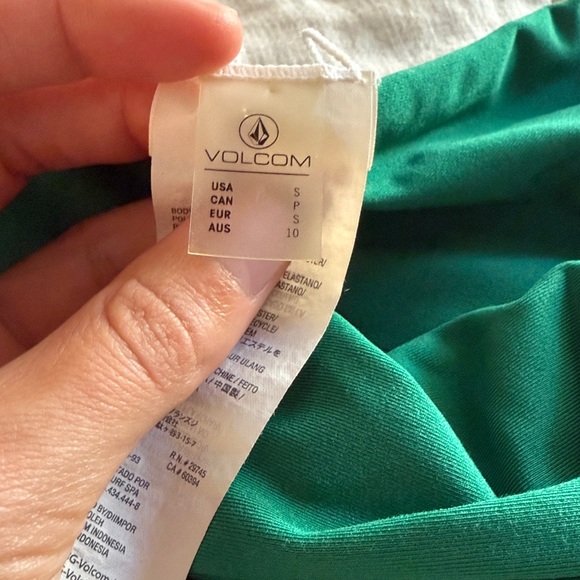 Volcom green bottom - Picture 2 of 2